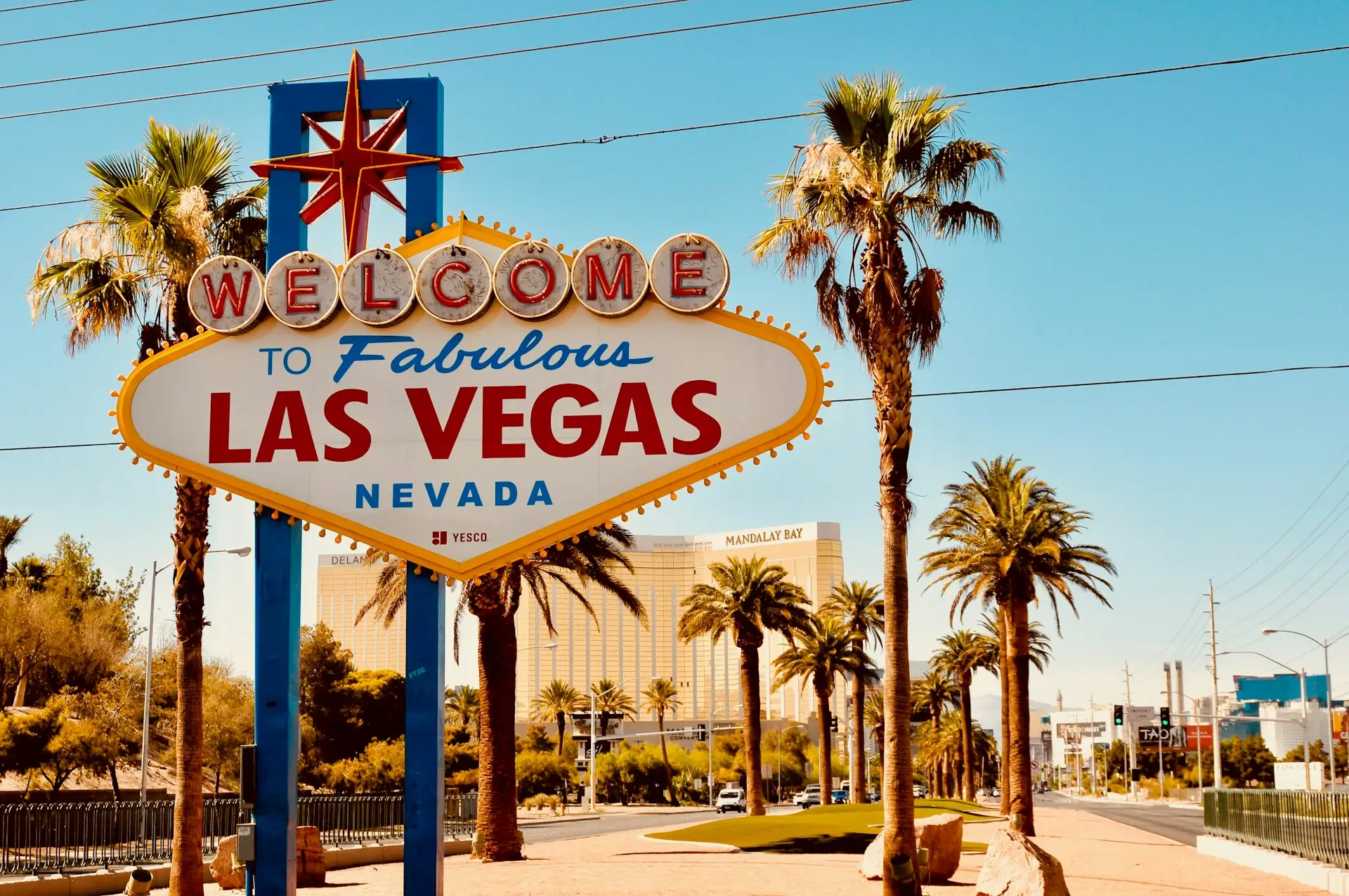 Free Things to do in Vegas: Photos at the Las Vegas Sign